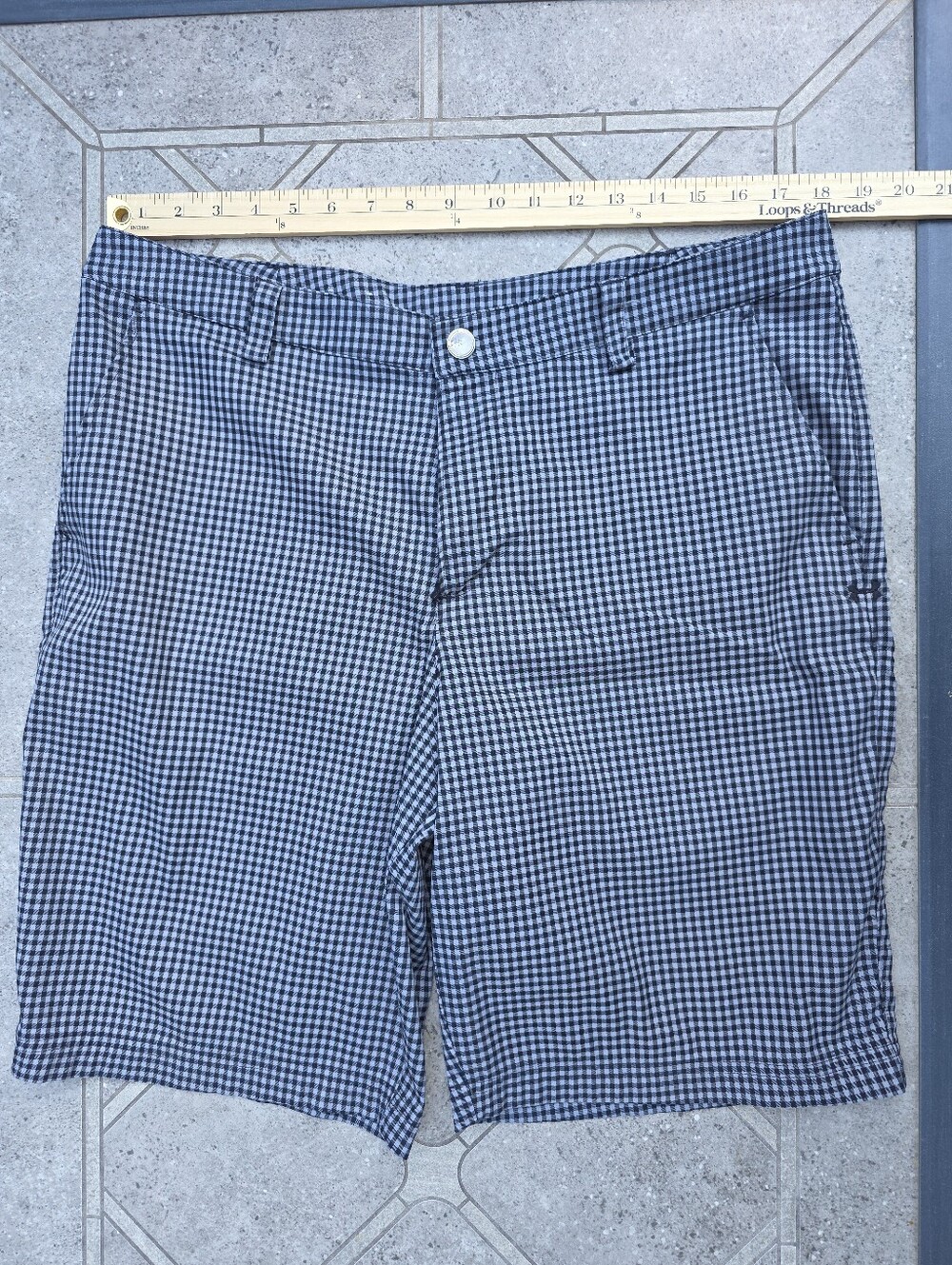 Under Armour Men's Flat Front Golf Shorts – Black/Gray Gingham, Size 36